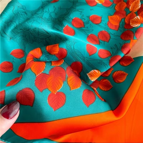 Women's Stylish Satin Print Colorful Leaves Scarf - Picture 4 of 4